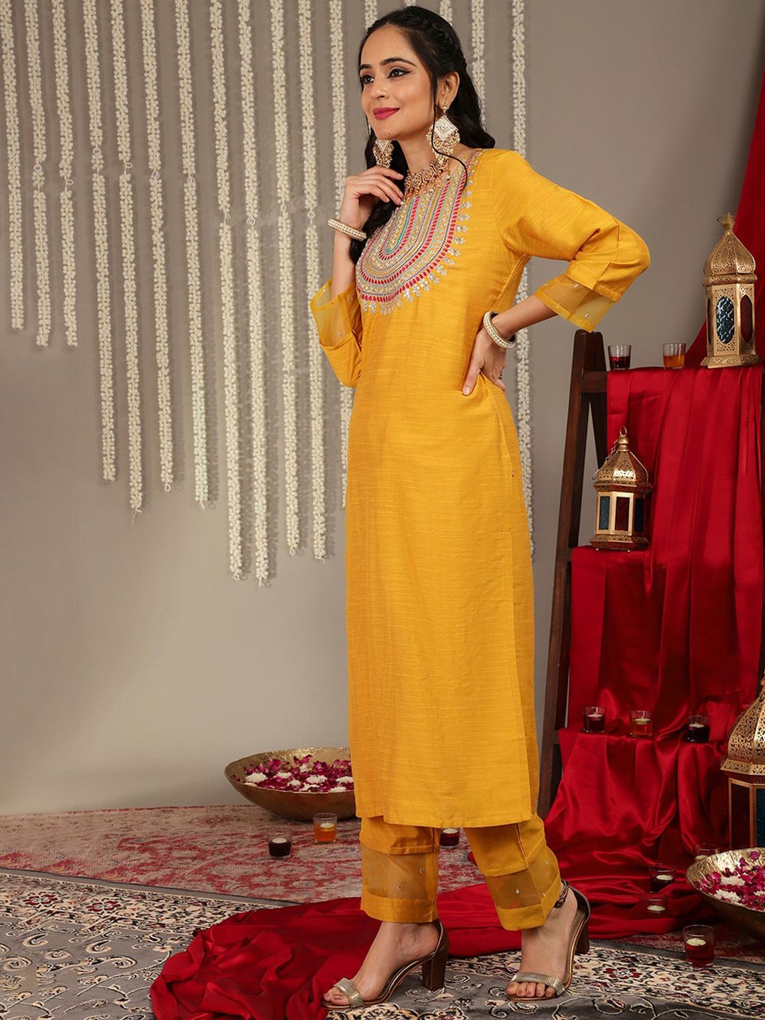 Dhiyona VA Women'sEthnic Motifs Yoke Design Thread Work Straight Kurta & Trouser With Dupatta