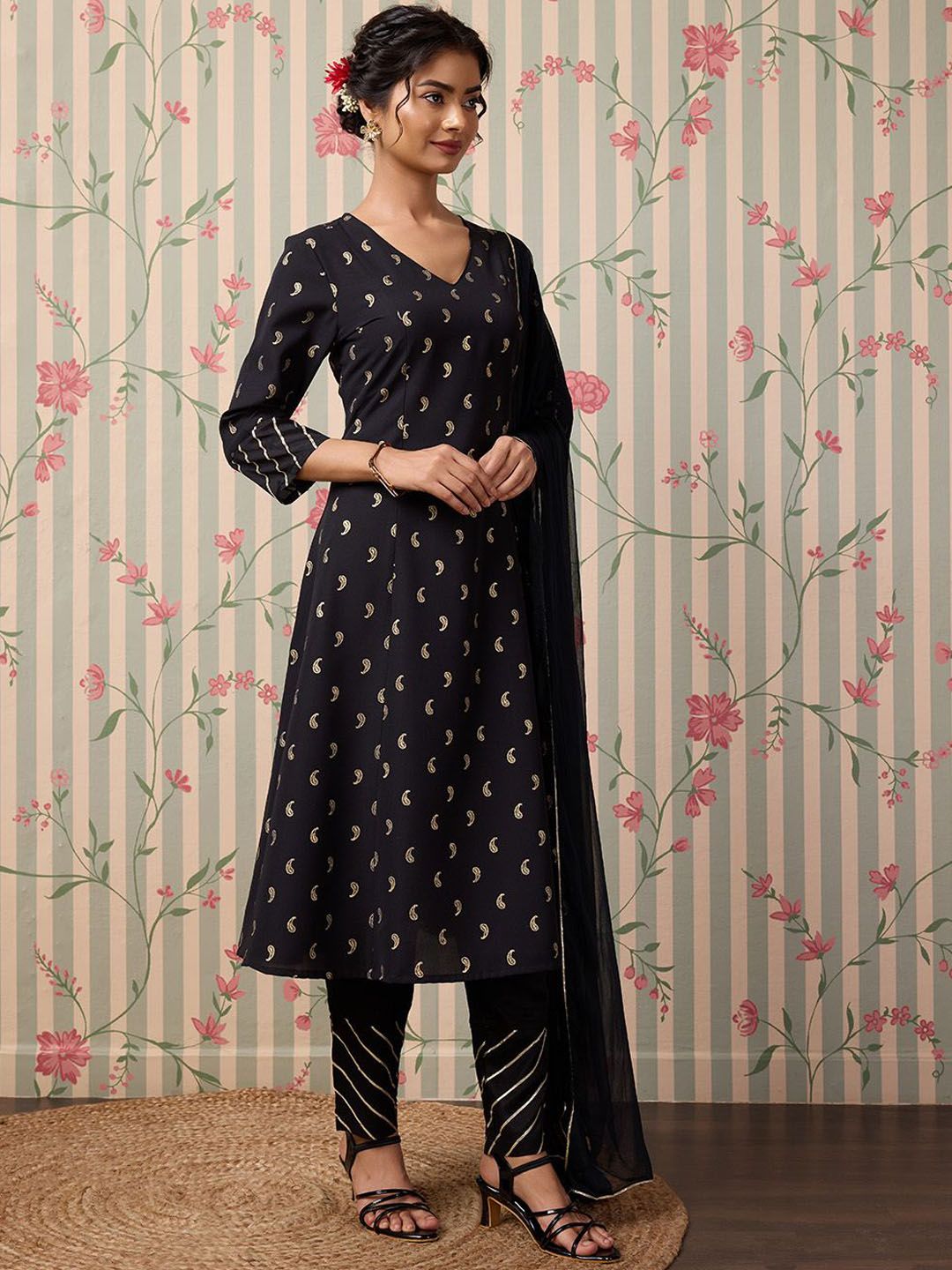 Dhiyona OD Floral Printed Regular Kurta with Trousers & With Dupatta