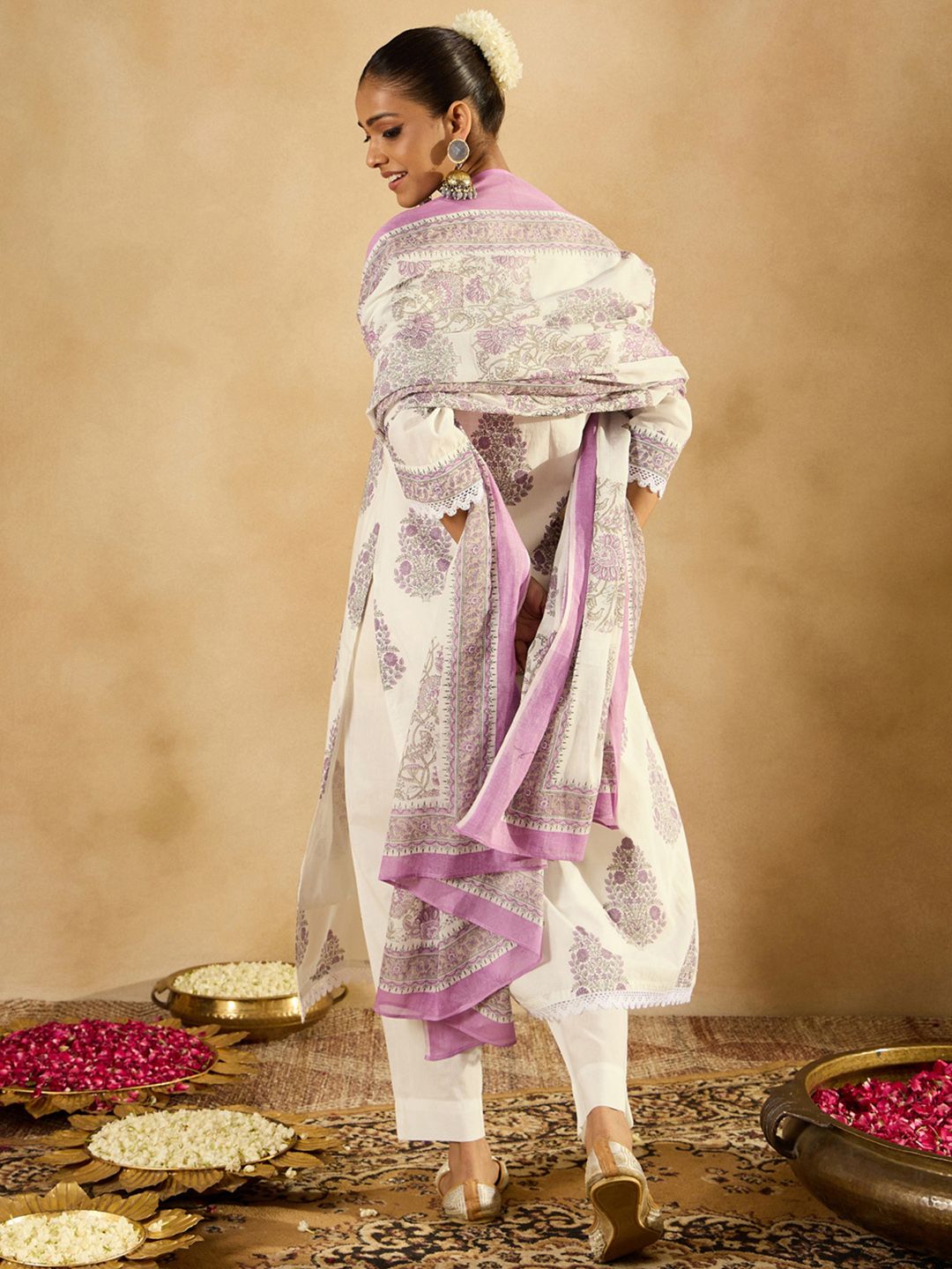 Dhiyona IE Women Floral Printed Regular Sequinned Pure Cotton Kurta with Trousers & With Dupatta