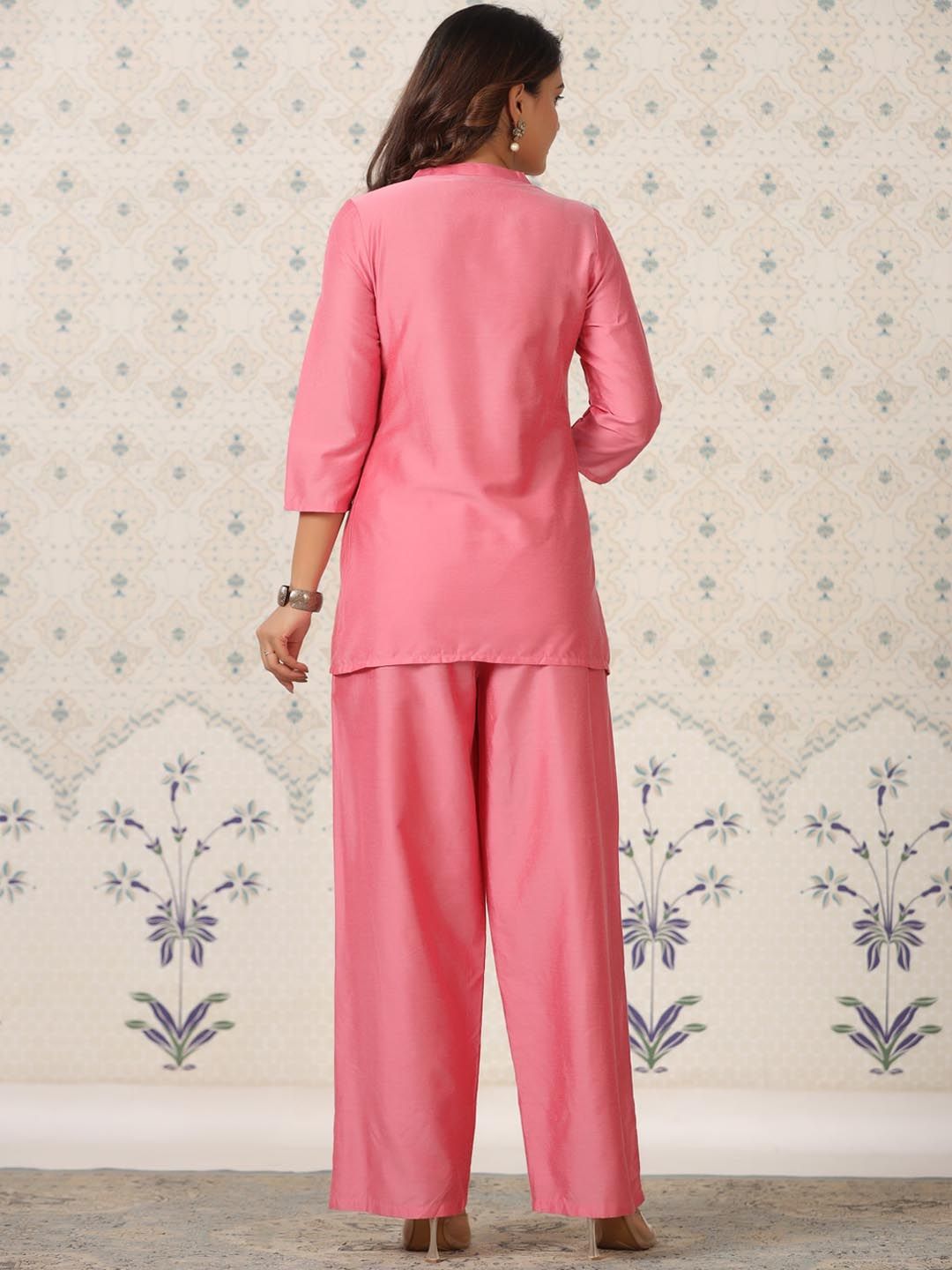 Dhiyona OD Floral Embroidered Regular Thread Work Kurta with Trousers