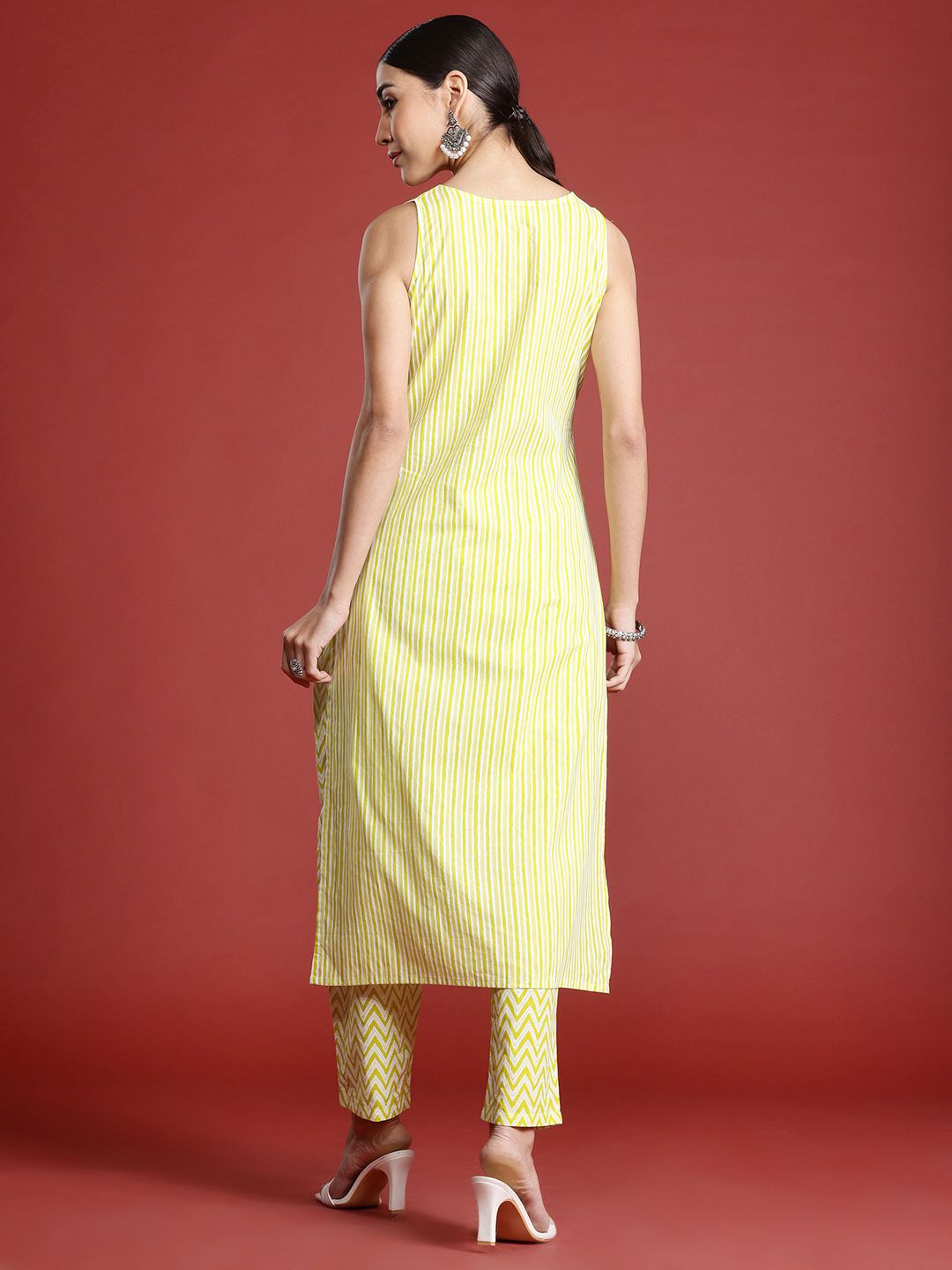 Women Printed Pure Cotton Kurta with Trousers