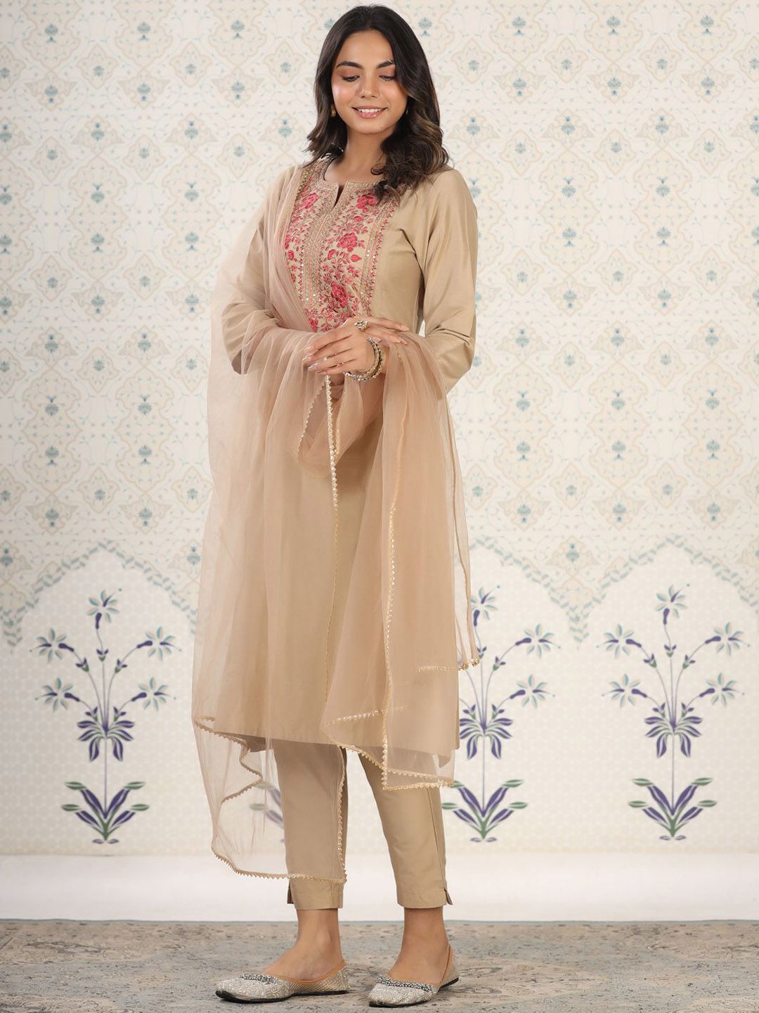 Dhiyona OD Floral Yoke Design Sequinned Kurta with Trousers & Dupatta