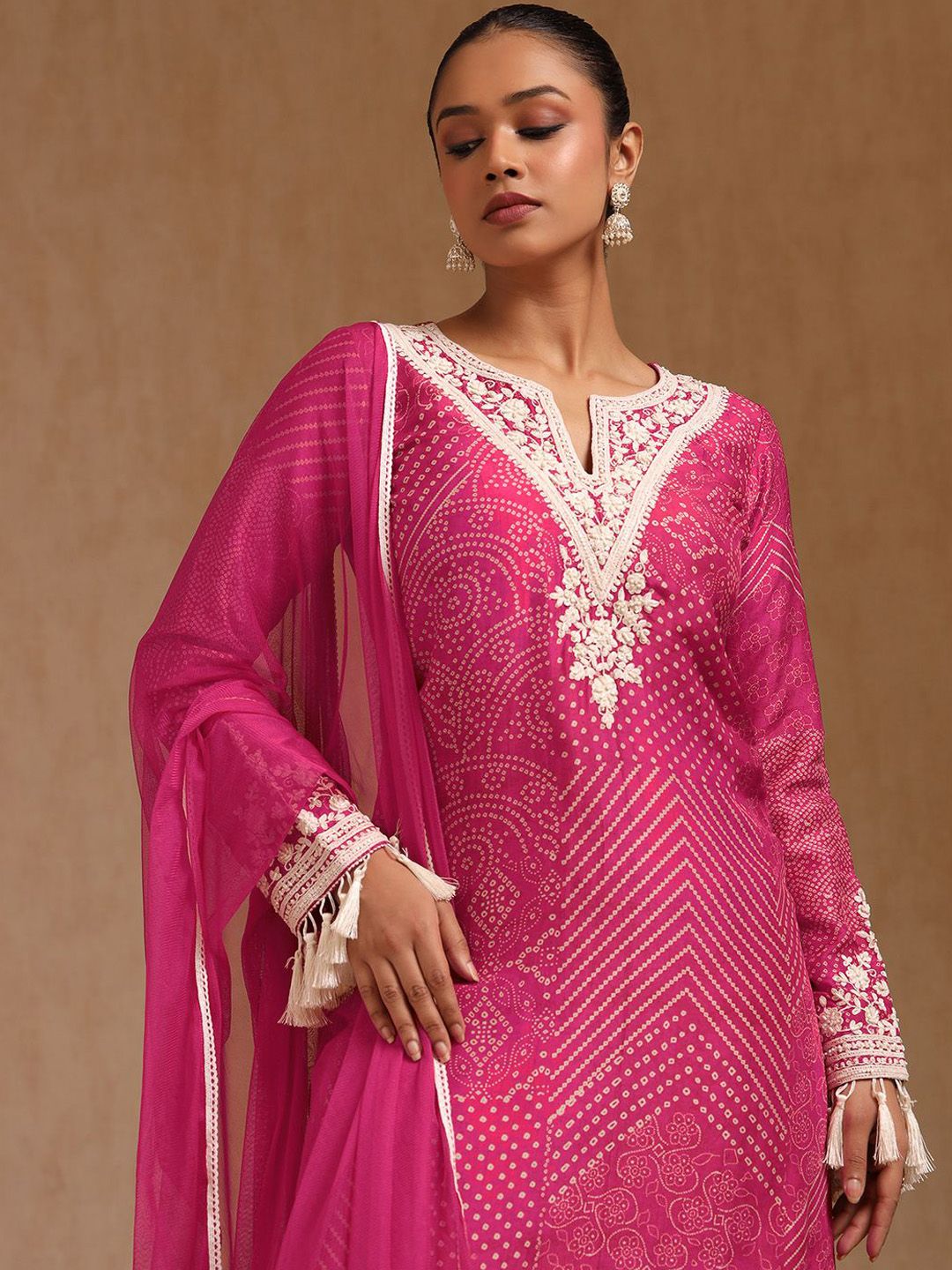 Dhiyona SO Women's Women Bandhani Printed Regular Thread Work Kurta with Trousers & With Dupatta