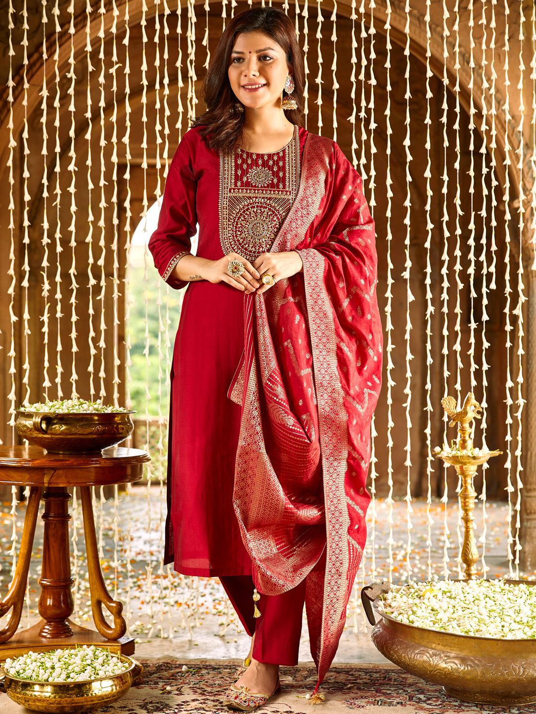 Dhiyona WP Women Ethnic Motifs Embroidered Regular Thread Work Kurta with Trousers & With Dupatta