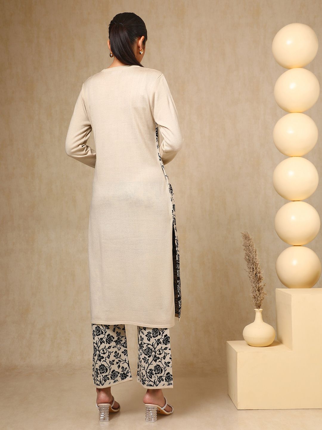 Dhiyona SO Women's Off White Floral Woven Design Keyhole Neck Acrylic Straight Kurta With Trouser