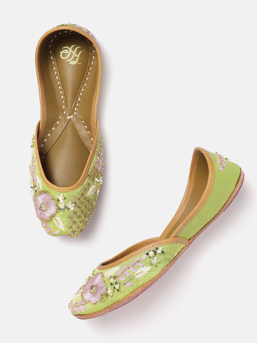 Dhiyona HOP Women Ethnic Embellished Mojaris