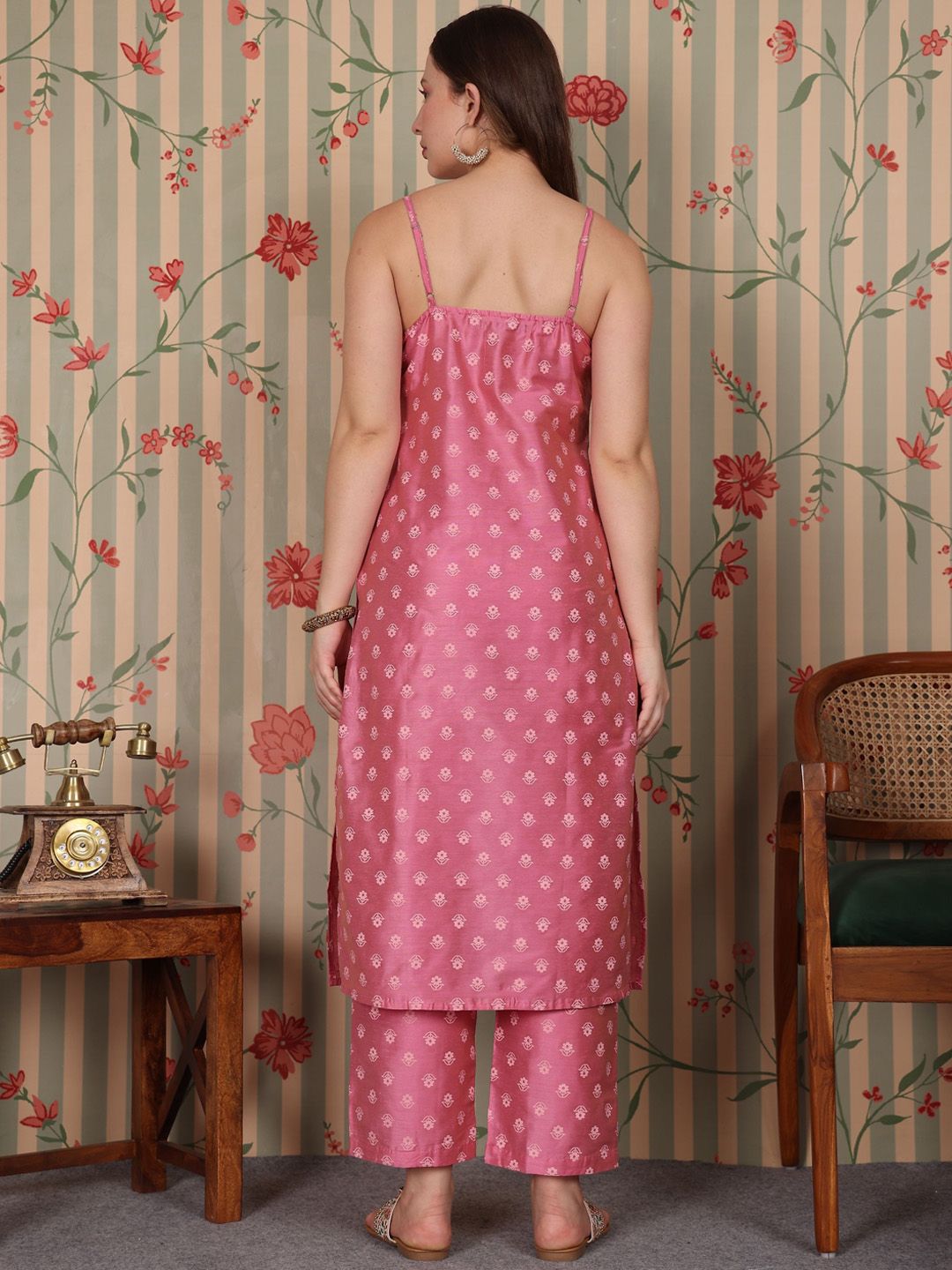 Dhiyona OD Floral Printed Regular Kurta with Trousers