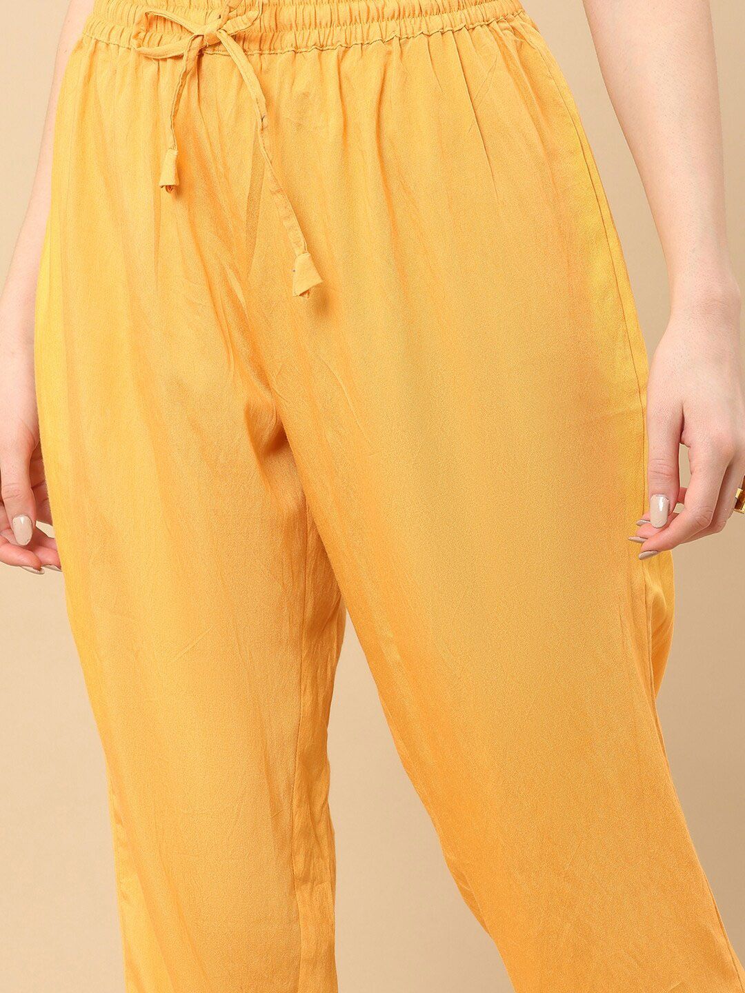 Dhiyona SO Women's Women Yellow Floral Embroidered Thread Work Chanderi Silk Kurta with Trousers