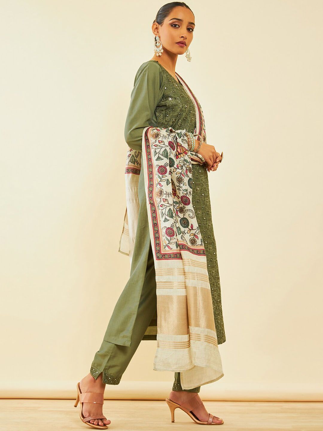 Dhiyona SO Women's Floral Embroidered Round Neck Three-Quarter Sleeves Zardozi Kurta Set