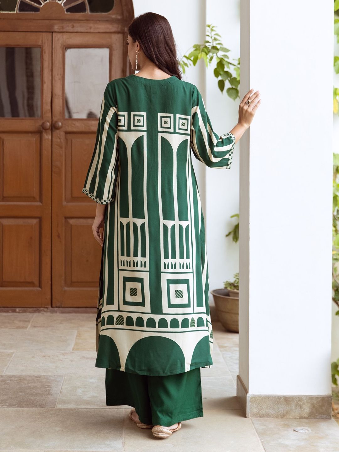 Dhiyona IE Geometric Printed Kurta with Palazzos