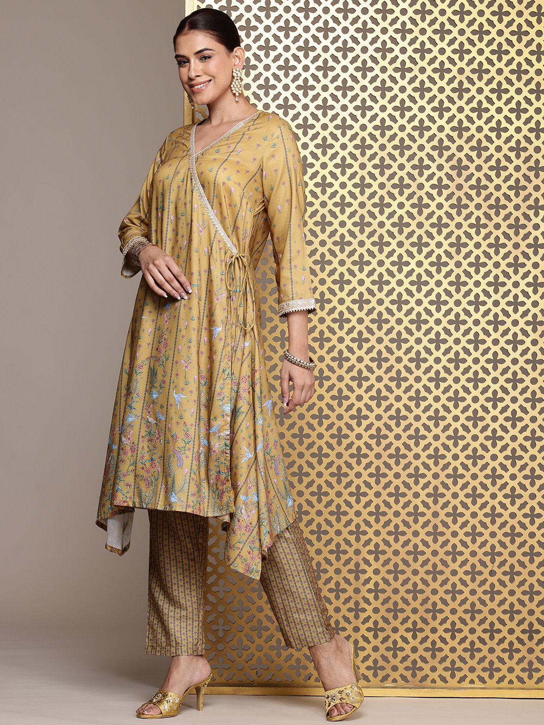 Dhiyona PD Women Women Floral Printed Angrakha Jashn Kurta Set