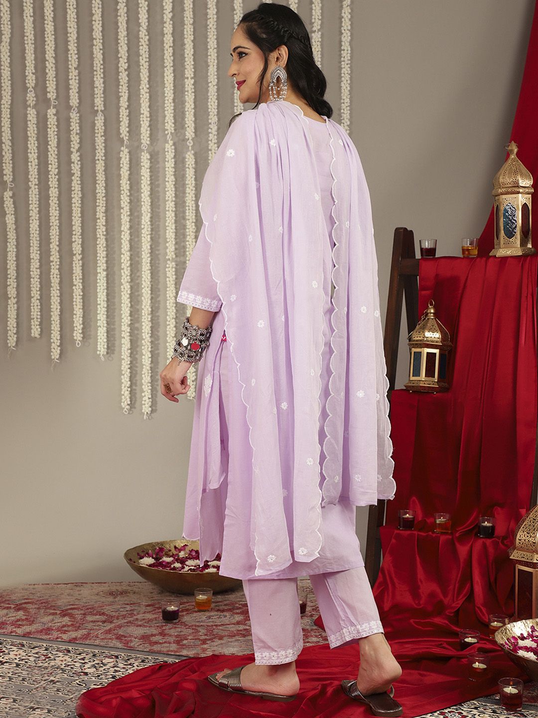 Dhiyona VA Women'sFloral Embroidered Empire Thread Work Pure Cotton Kurta With Trousers & Dupatta