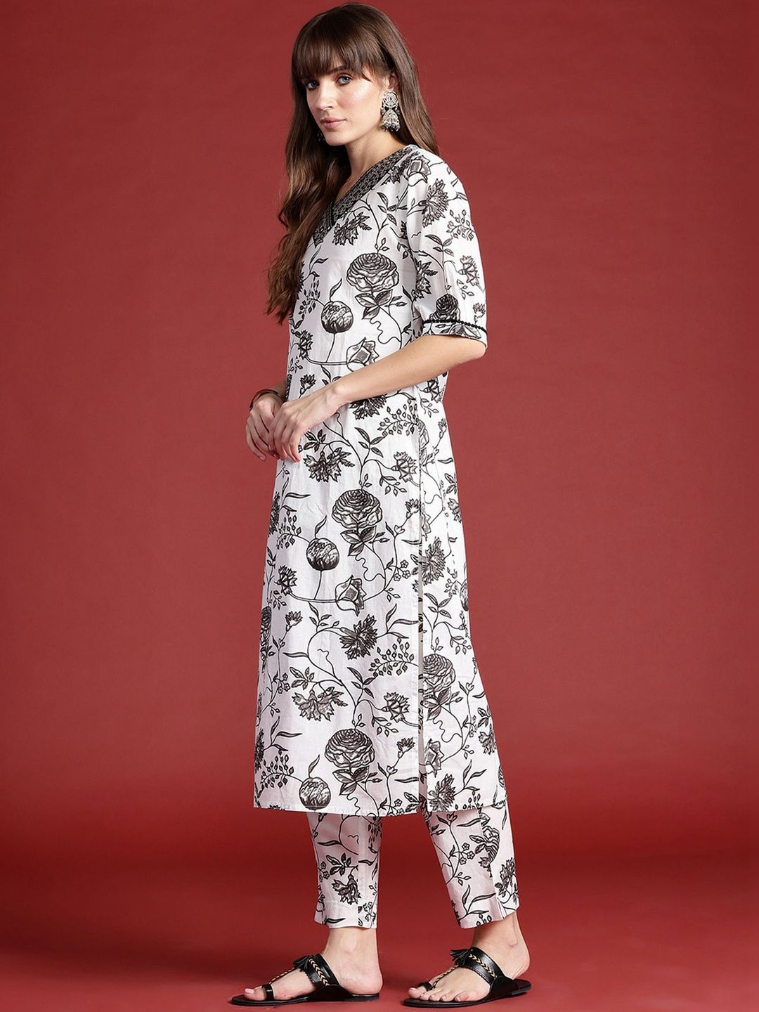 Women Floral Printed Regular Thread Work Pure Cotton Kurta with Trousers & With Dupatta