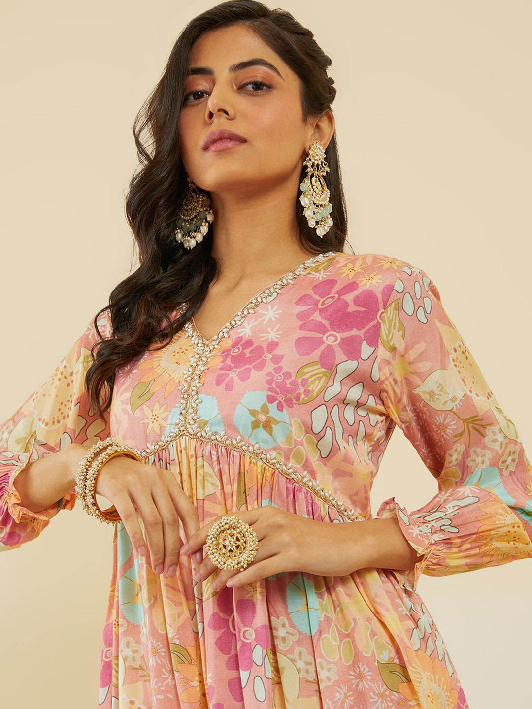 Dhiyona SO Women's Women Floral Printed Empire Beads and Stones Kurta with Trousers
