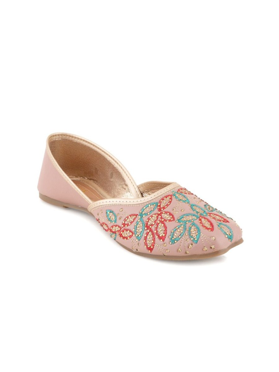 Dhiyona AK Embroidered Mojaris
