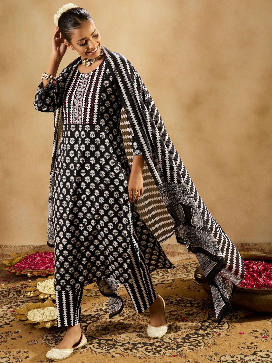 Dhiyona IE Black Ethnic Motifs Printed Round Neck Thread Work Pure Cotton Straight Kurta Set