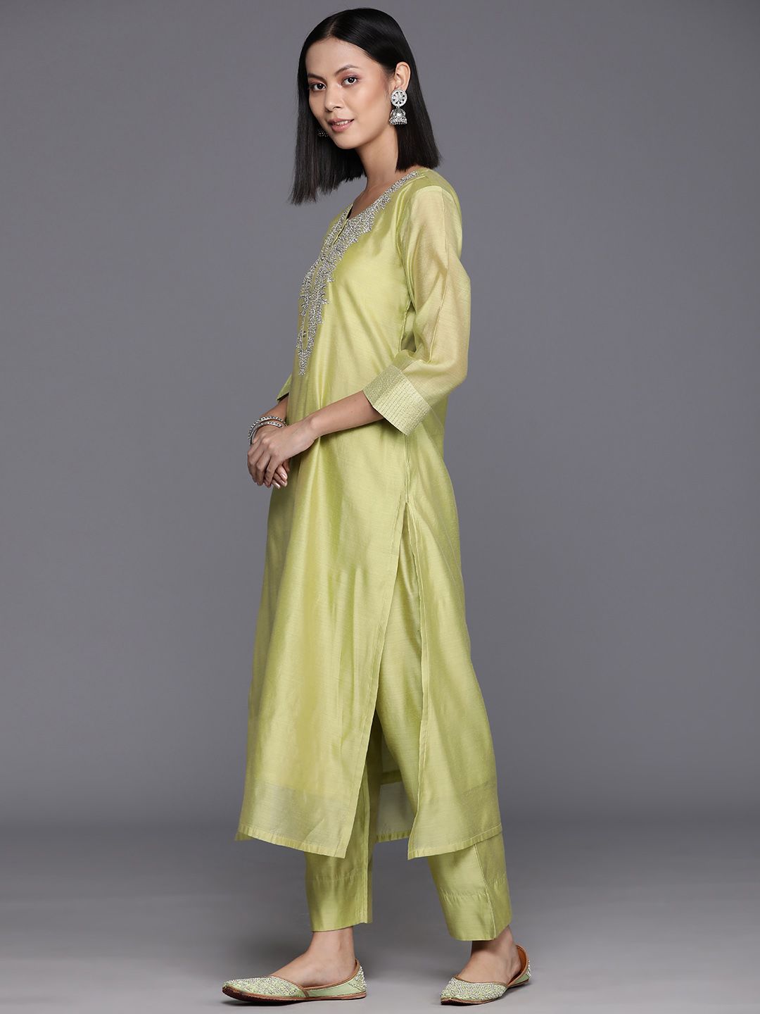 Dhiyona VA Women'sFloral Embroidered Regular Chanderi Silk Kurta with Trousers & Dupatta