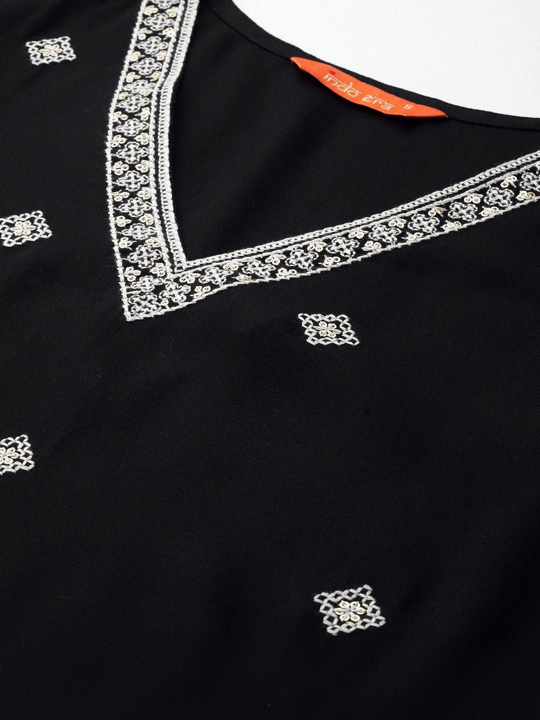 Dhiyona IE Women Geometric Embroidered Sequinned Pure Cotton Kurta