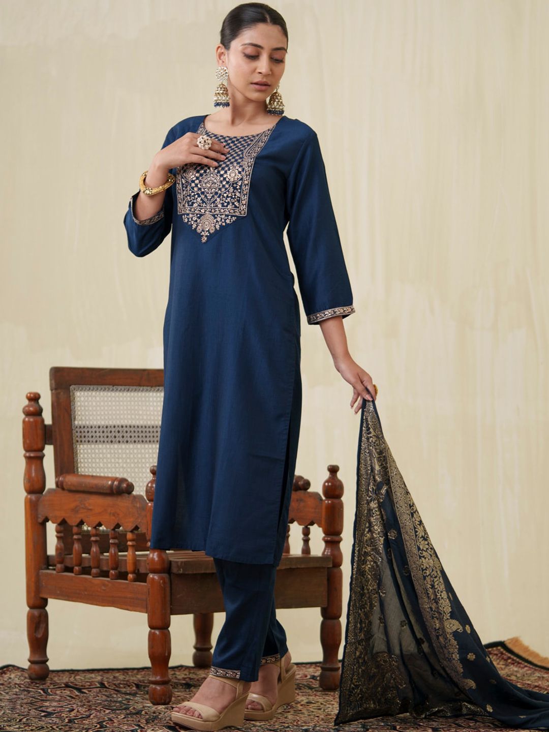 Dhiyona OD Ethnic Motifs Yoke Design Sequinned Kurta With Trousers & Dupatta