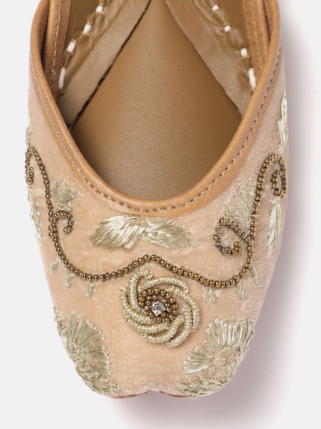 Dhiyona HOP Women Ethnic Embellished Mojaris