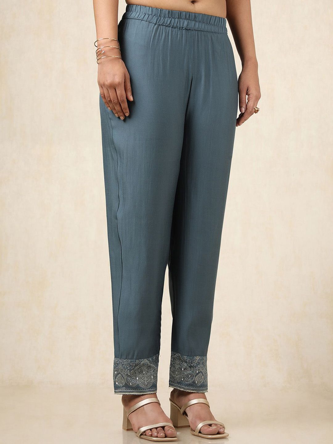Dhiyona SO Women's Floral Printed Beads and Stones Chanderi Silk Kurta With Trousers