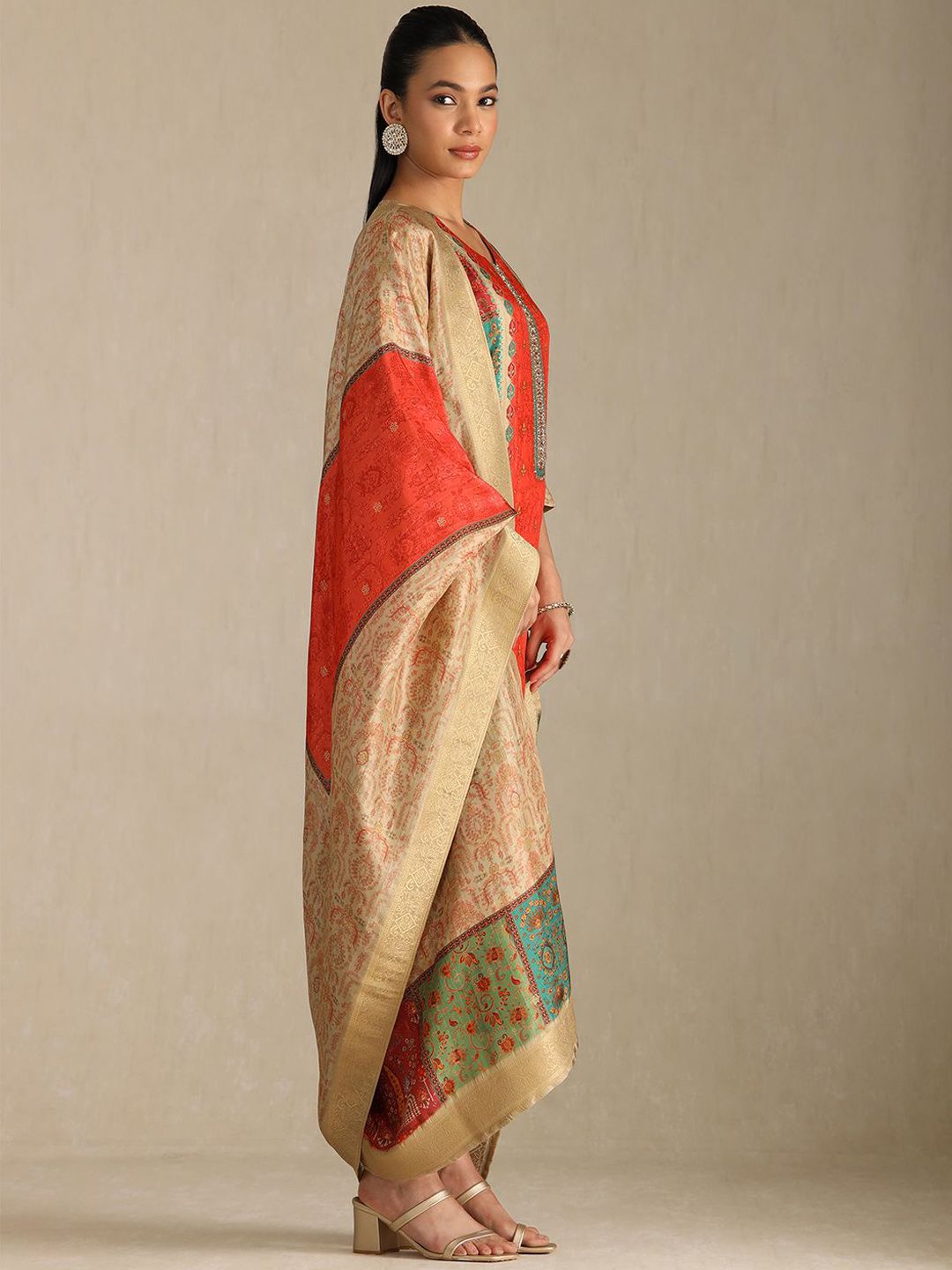 Dhiyona SO Women's Floral Printed Round Neck Sequinned Straight Kurta With Trousers & Dupatta