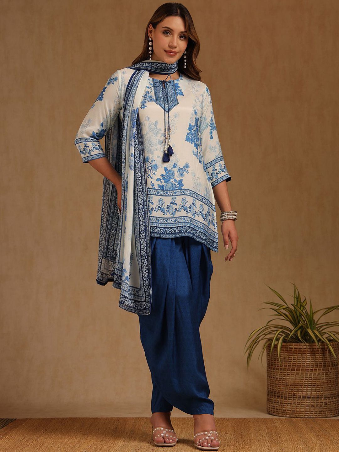 Dhiyona SO Women's Women Floral Printed Kurti with Patiala & Dupatta