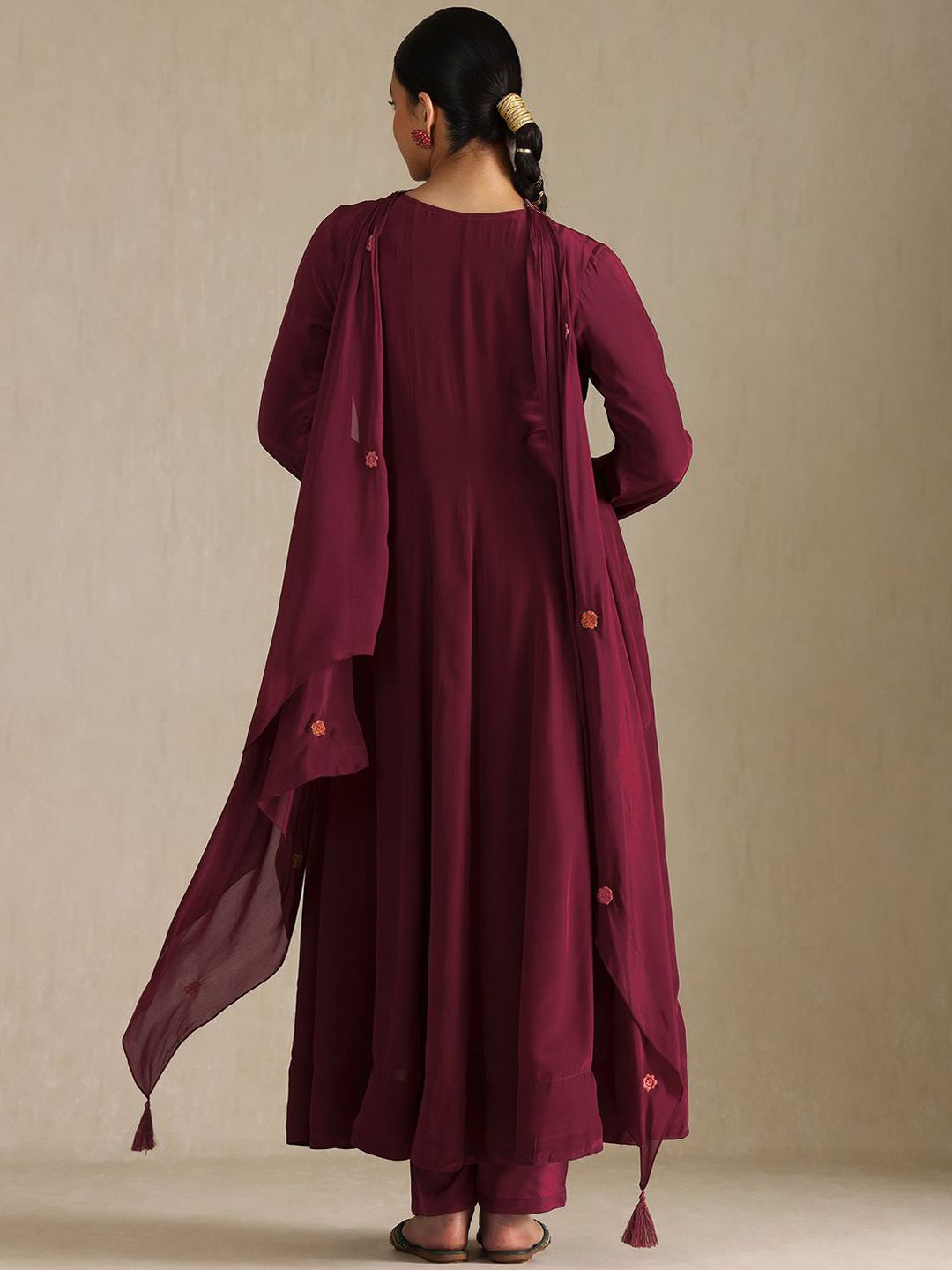 Dhiyona SO Women's Women Floral Printed Empire Thread Work Kurta with Trousers & With Dupatta