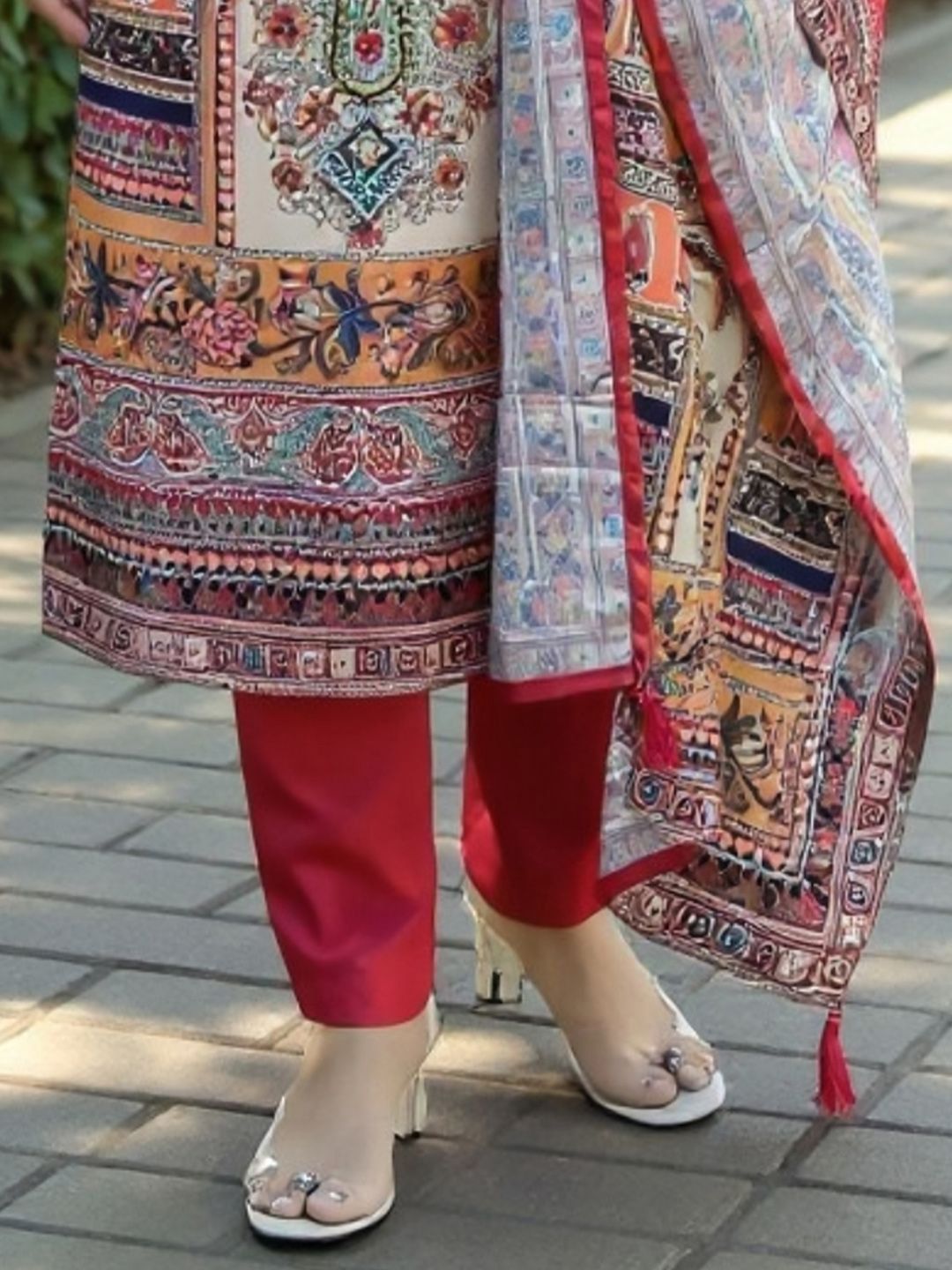Women Ethnic Motifs Printed Kurta with Trousers & Dupatta