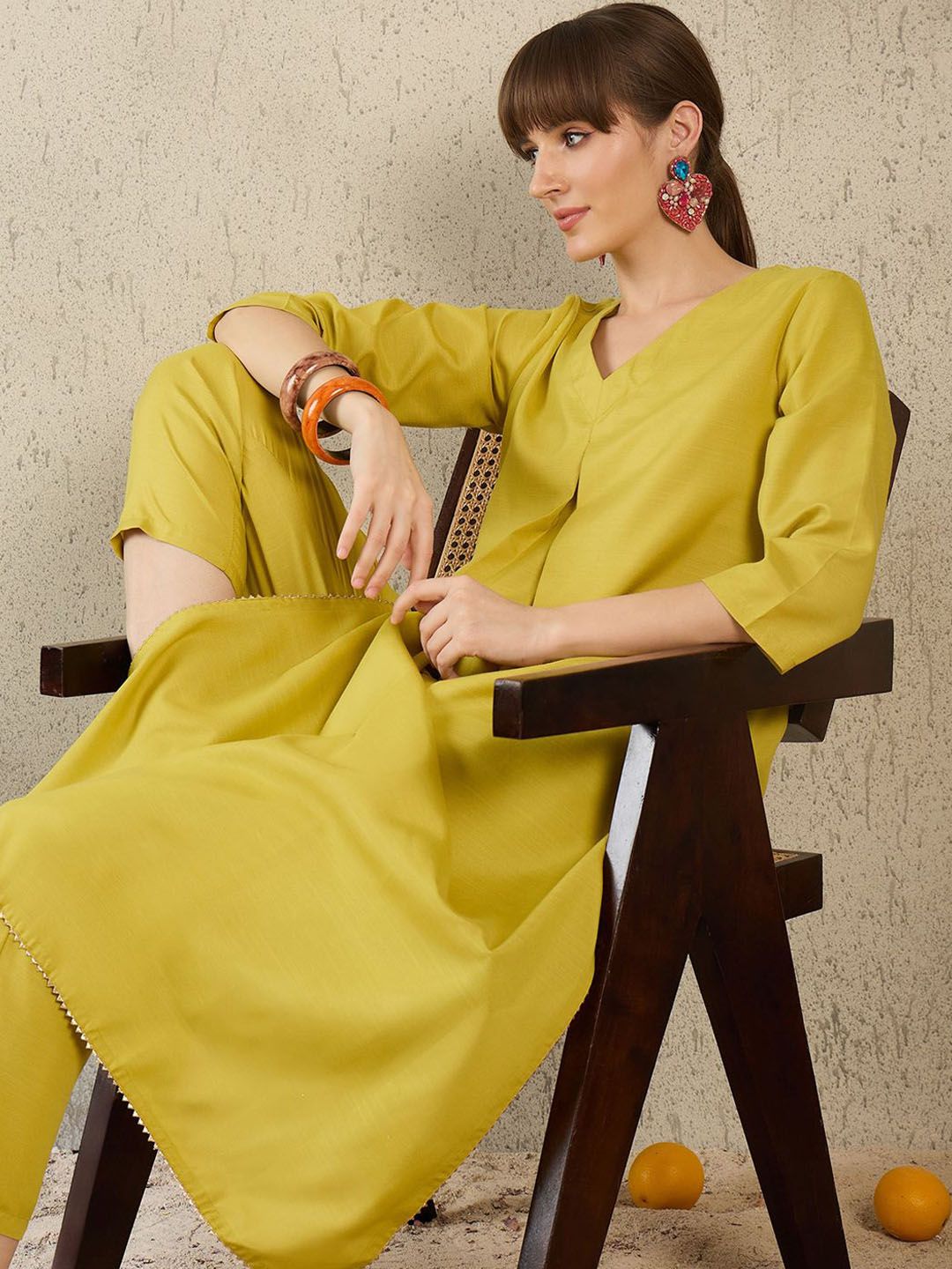 Dhiyona IE Women Solid V-Neck Top and Trousers Co-Ords