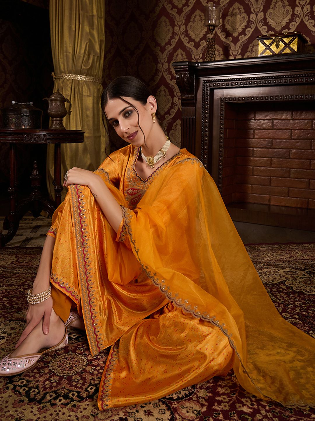 Dhiyona CH Women Ethnic Motifs Printed Regular Thread Work Kurta with Sharara & With Dupatta