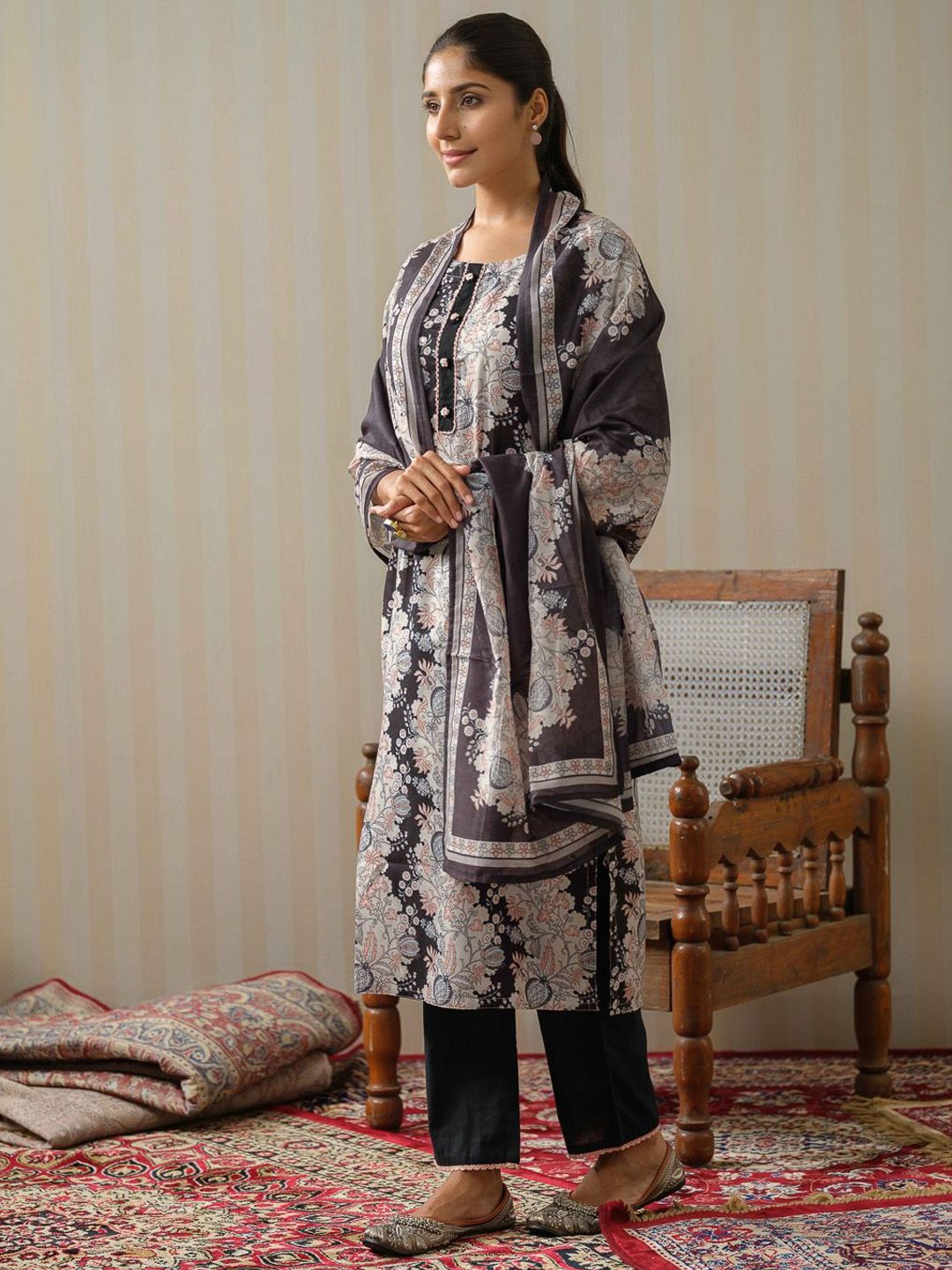 Dhiyona OD Floral Printed Lace Inserts Kurta With Palazzos & Dupatta