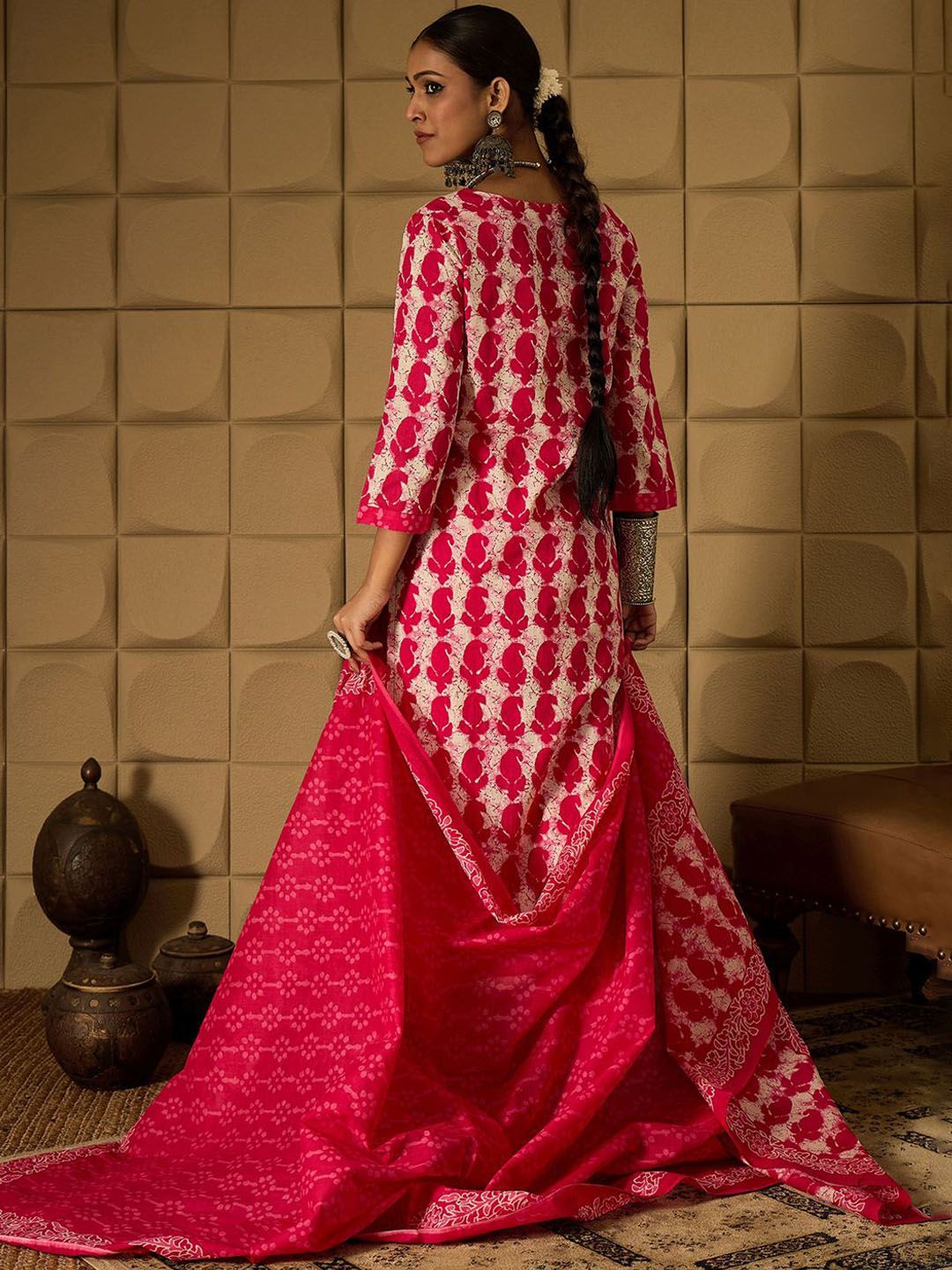 Dhiyona IE Paisley Printed V-Neck Regular Pure Cotton Kurta With Trouser With Dupatta