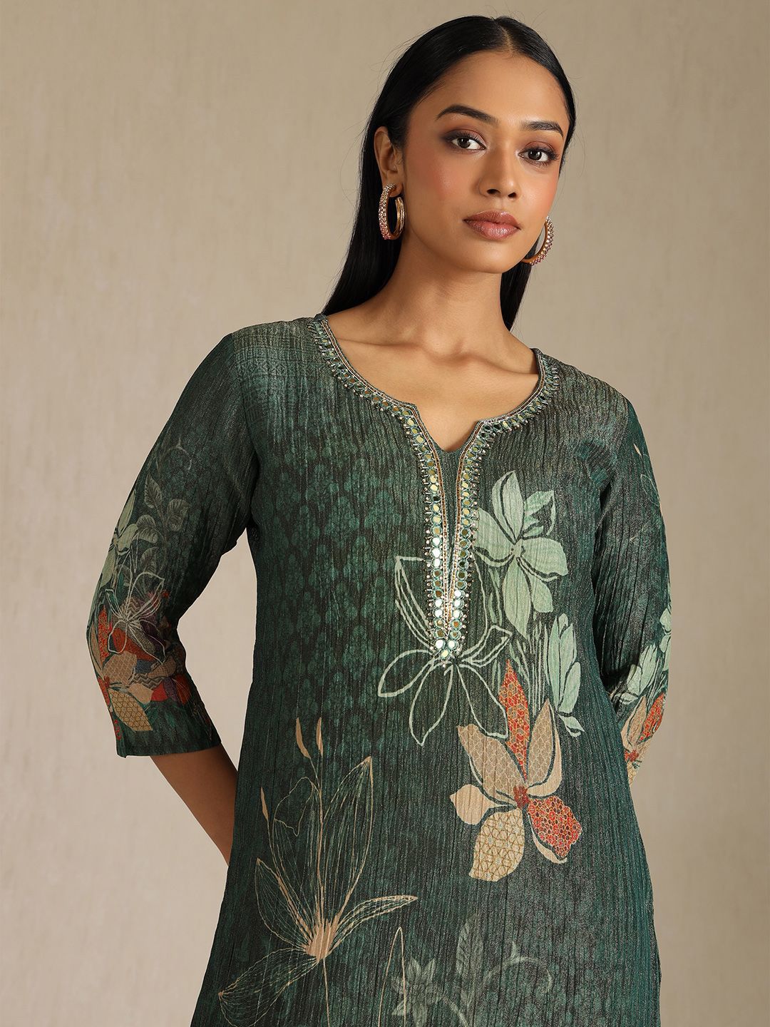 Dhiyona SO Women's Women Floral Printed Mirror Work Kurta with Trousers