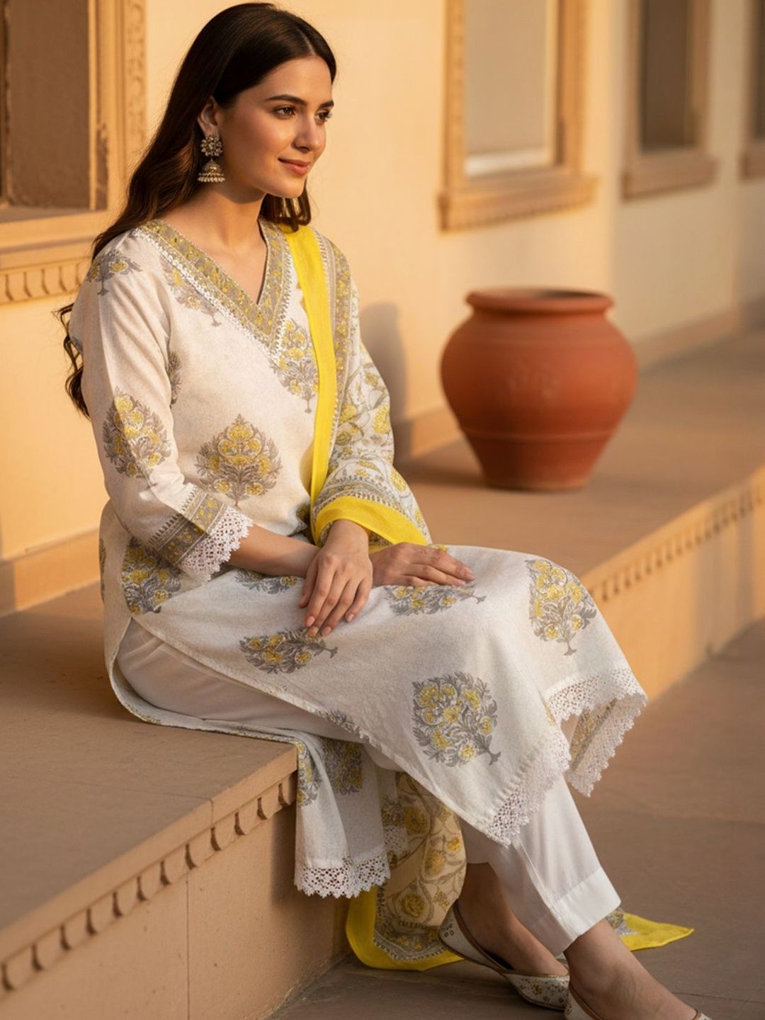 Ethnic Motifs Printed Regular Pure Cotton Straight Kurta With Trousers & Dupatta