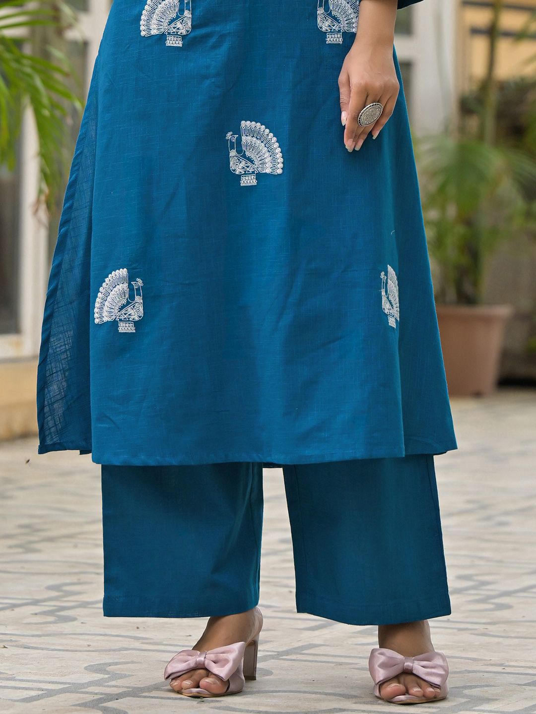 Animal Embroidered Regular Thread Work Pure Cotton Kurta With Palazzos