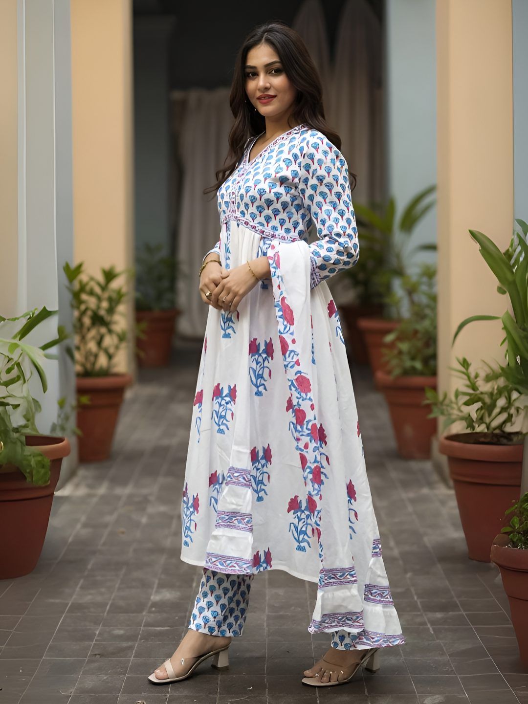 Dhiyona IE Women's Women Floral Printed Empire Pure Cotton Kurta with Trousers & Dupatta