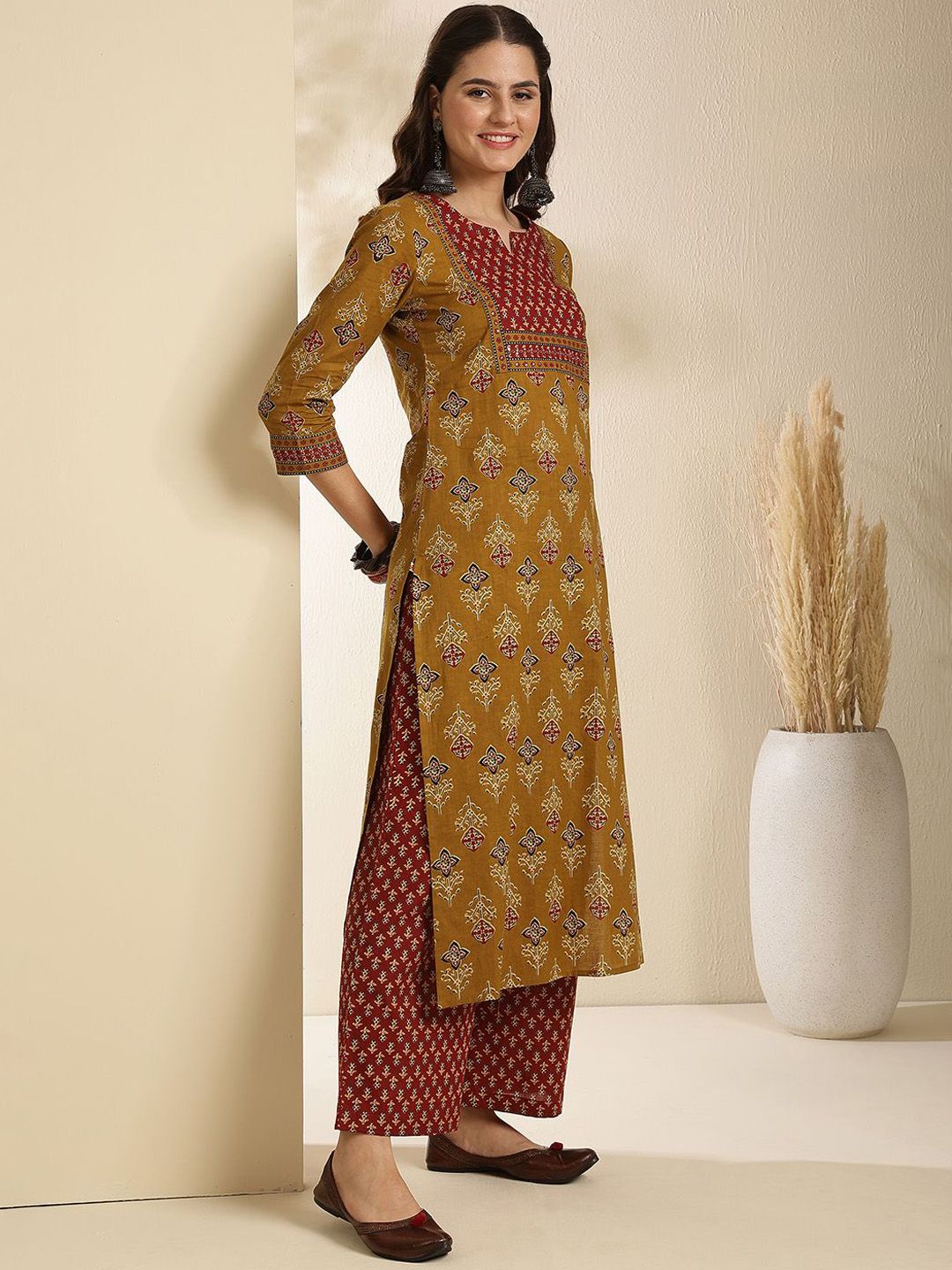Dhiyona SN Women's Floral Printed Pure Cotton Straight Kurta & Trousers With Dupatta