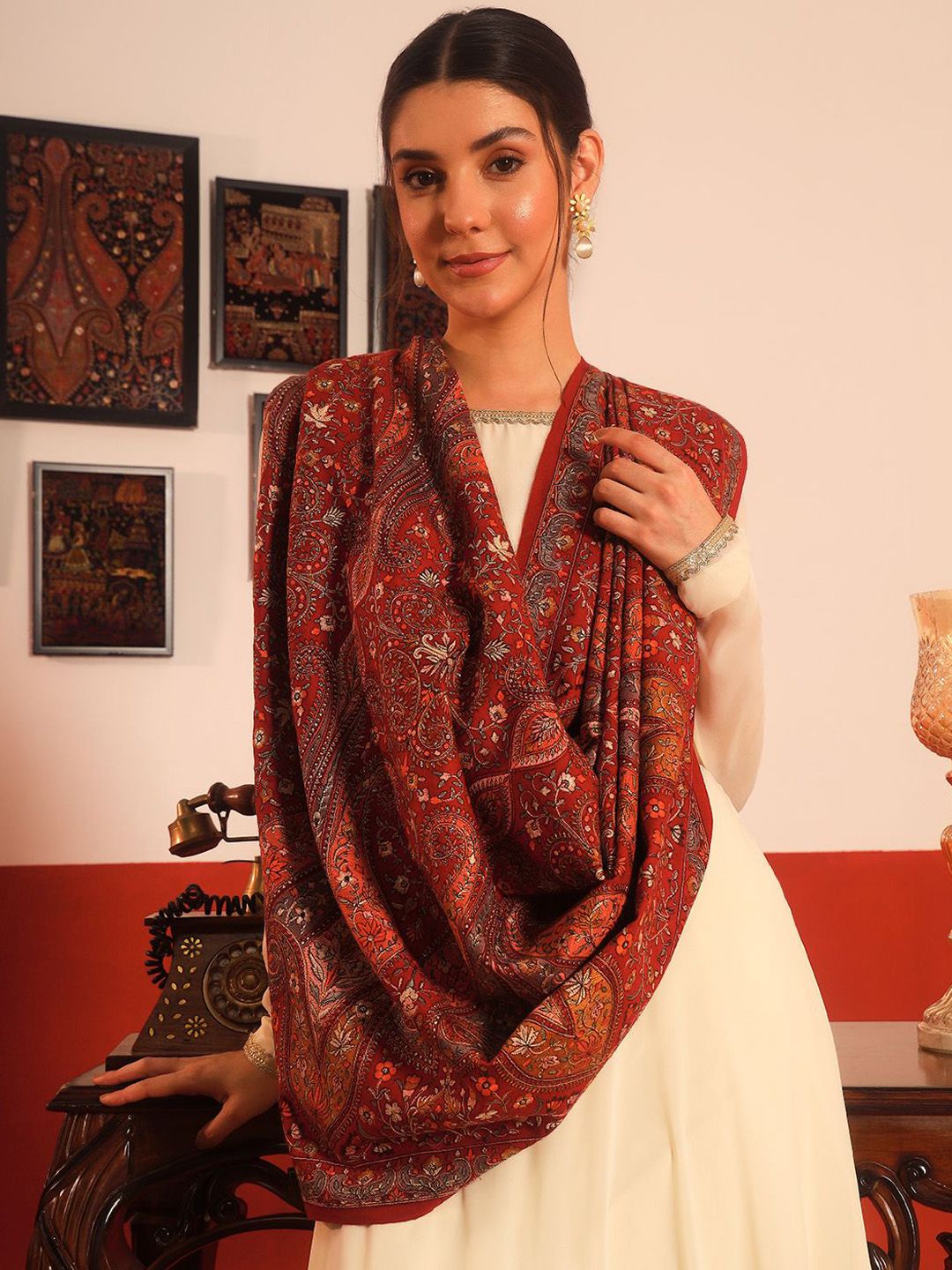 Dhiyona PA Mahnoor Pure Wool Paisley Embroidered Shawl