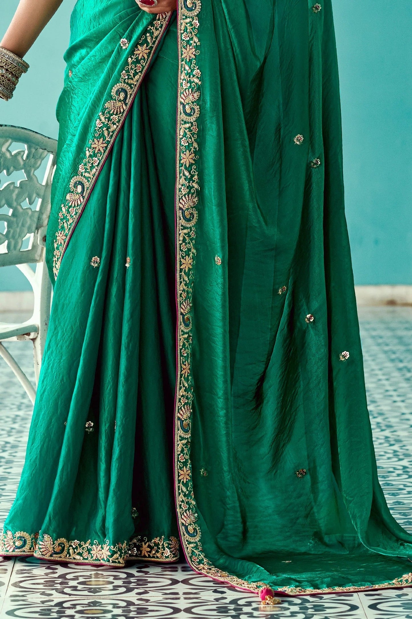 Dhiyona KM Women Green Embroidery Pure Tissue Silk Saree With Red Blouse & Crush Fabric