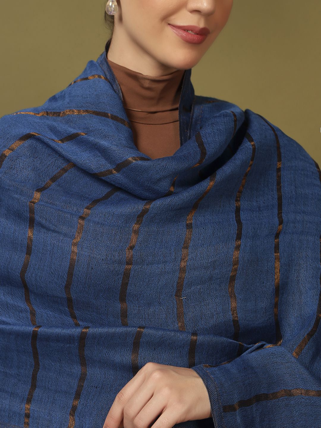 Dhiyona PA Striped Woven Design Shawl