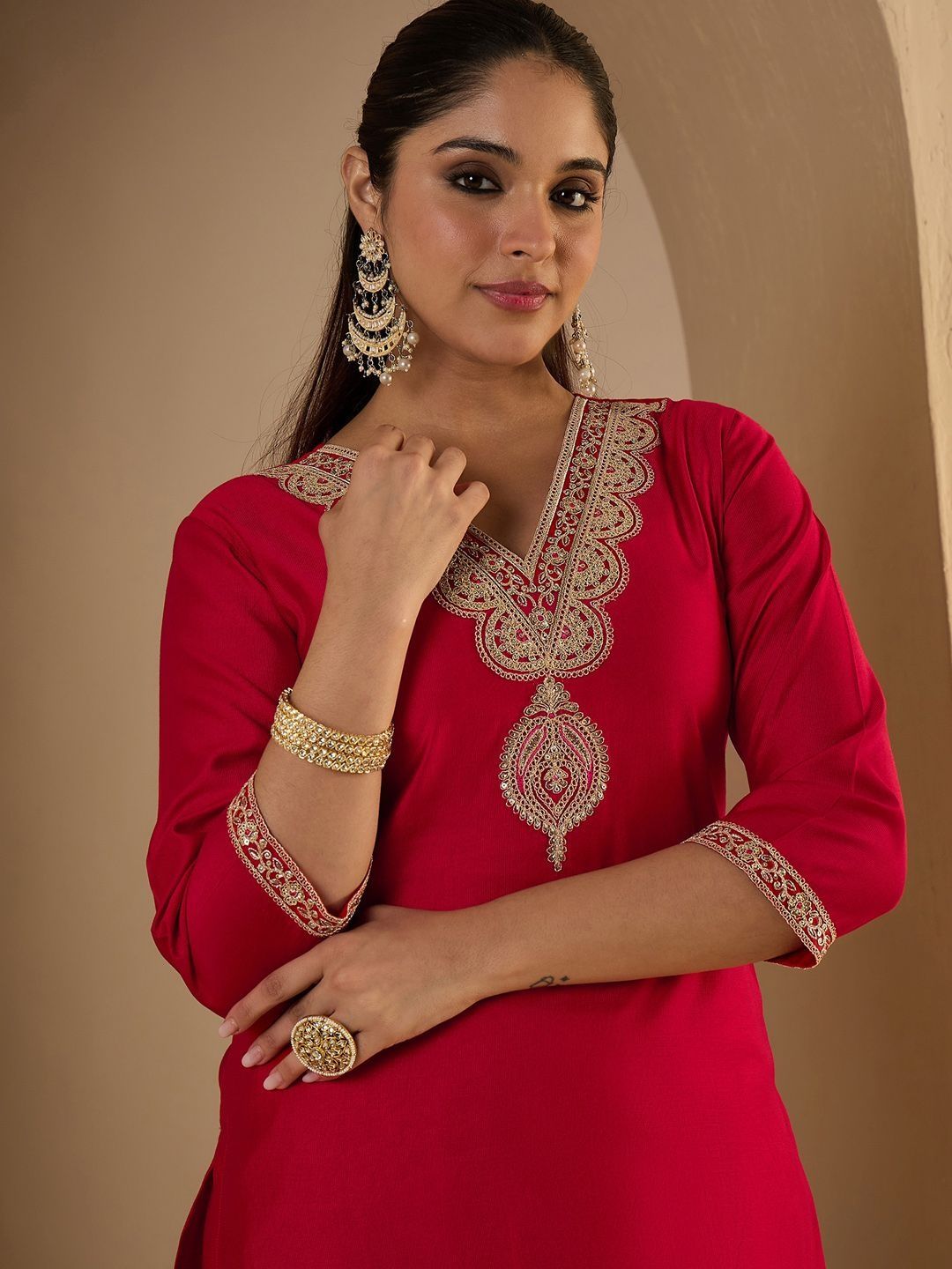 Women Ethnic Motifs Embroidered Regular Thread Work Liva Kurta with Trousers