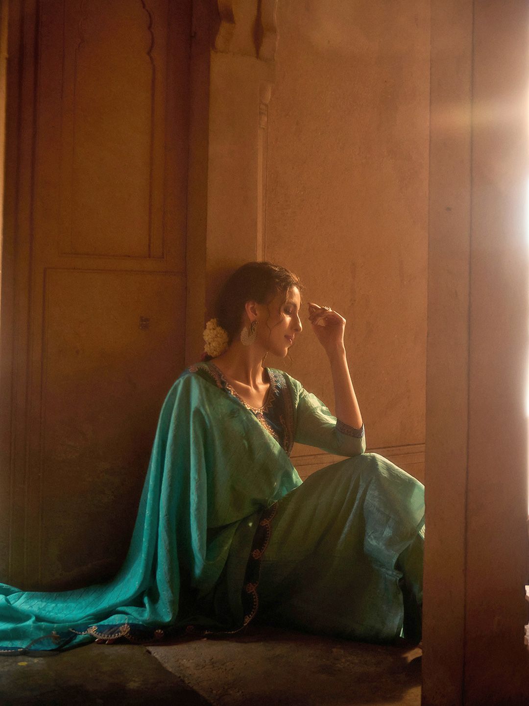 Dhiyona CH Women Floral Embroidered Regular Sequinned Kurta with Trousers & Dupatta