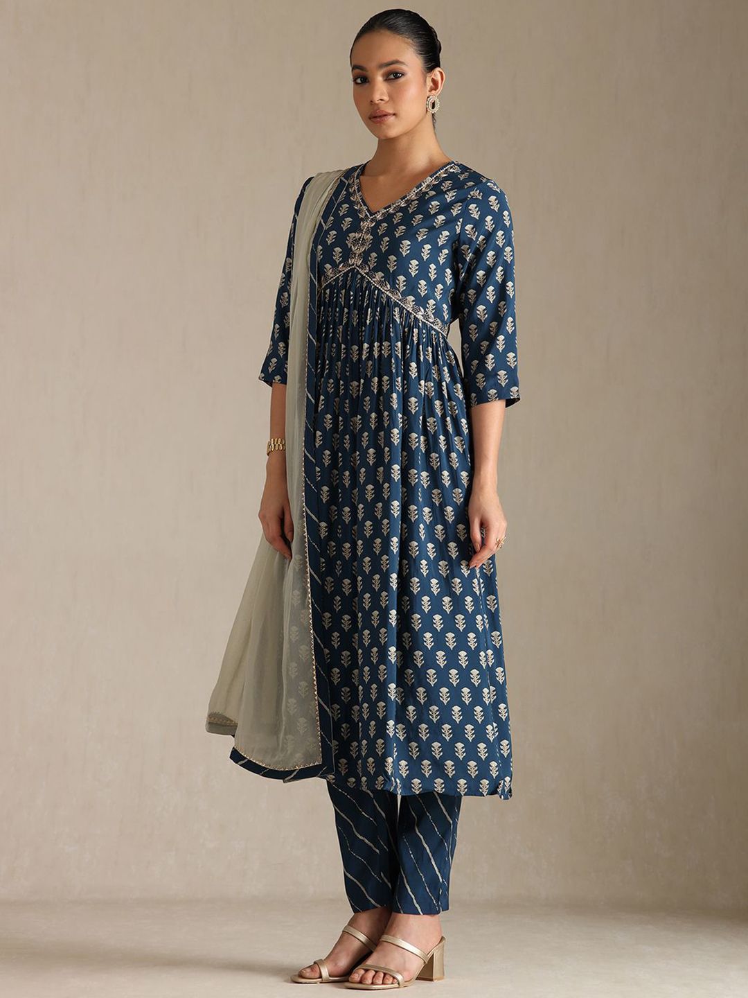 Dhiyona SO Women's Women Leheriya Printed Zardozi Kurta with Trousers & With Dupatta