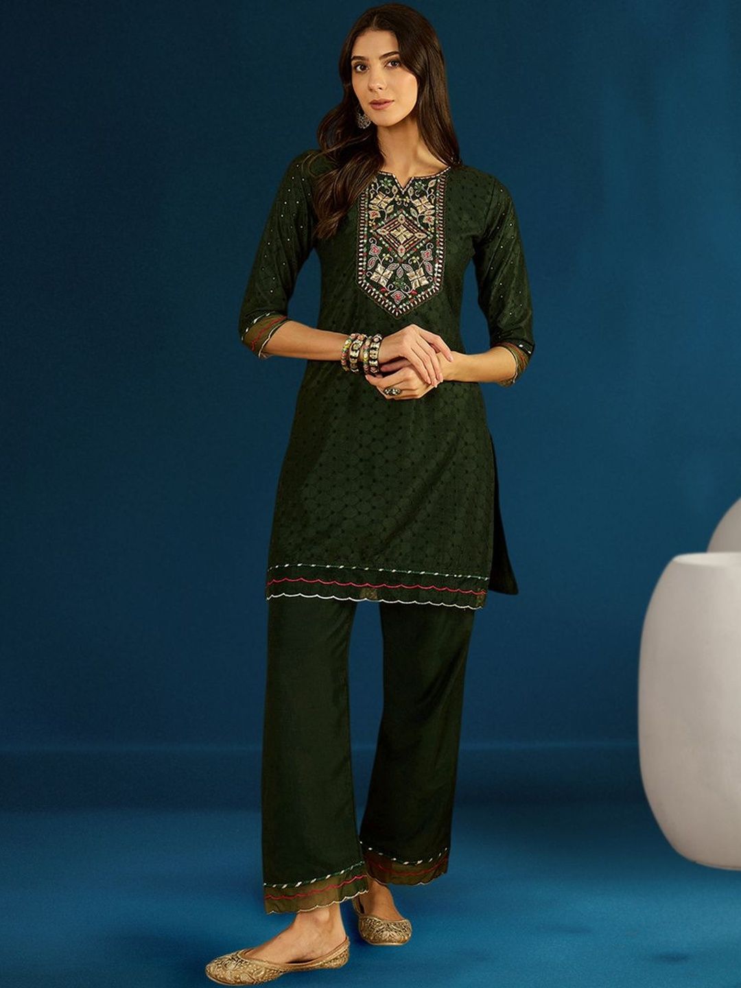 Dhiyona CH Women Ethnic Motifs Embroidered Regular Thread Work Kurti with Palazzos