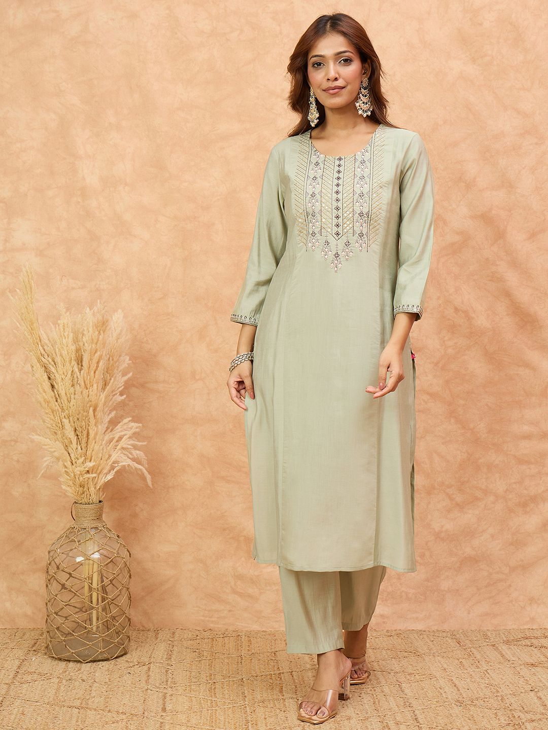 Dhiyona VA Women'sEthnic Motifs Yoke Design Thread Work Straight Kurta With Trousers & Dupatta