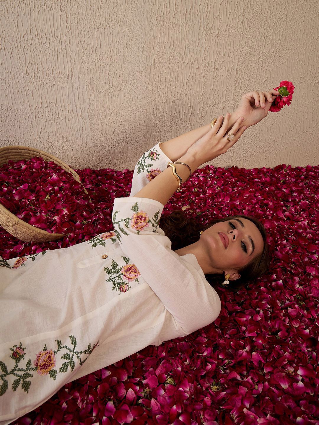 Women Floral Embroidered Regular Thread Work Pure Cotton Kurta with Trousers