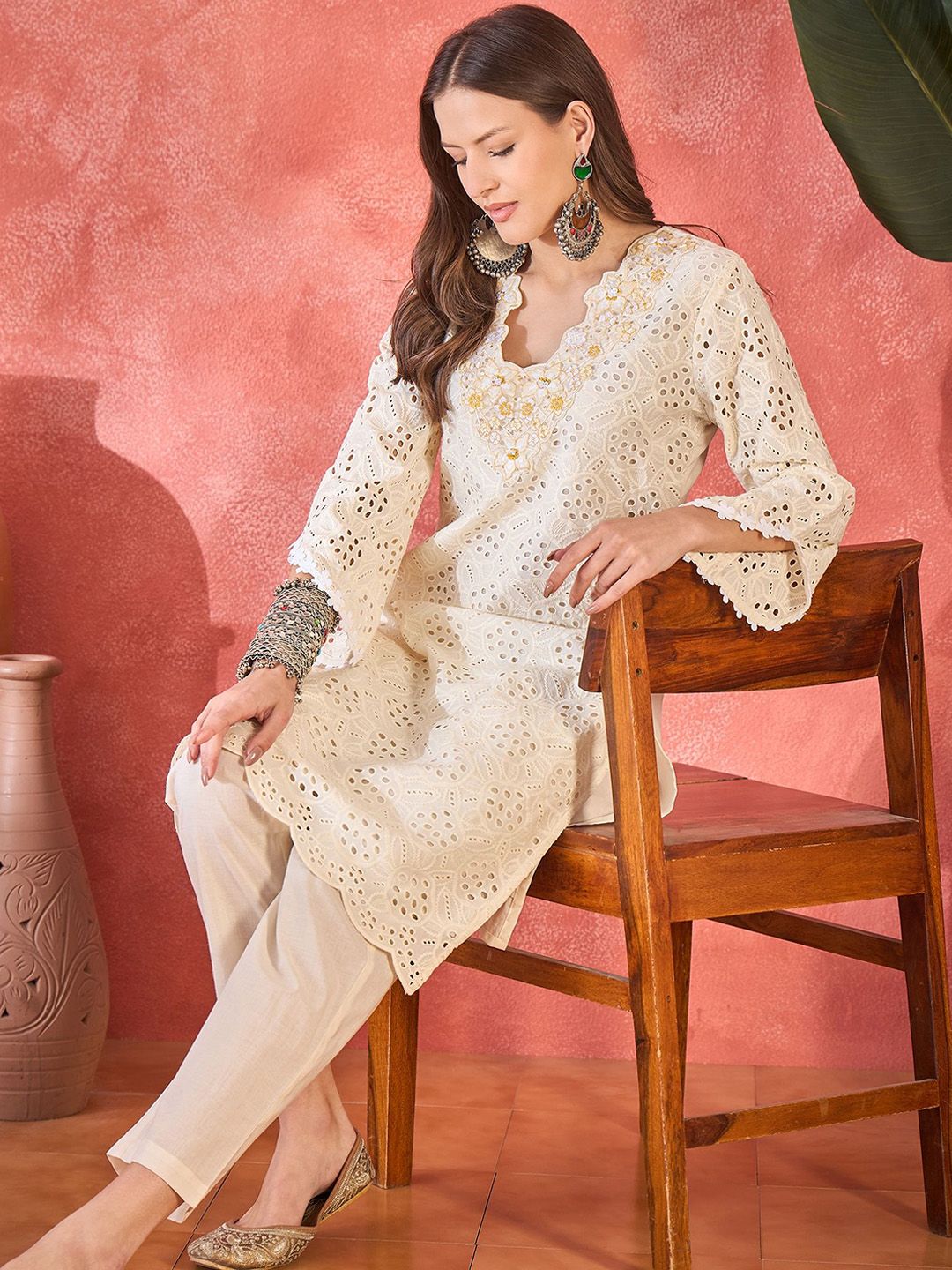 Dhiyona SN Women's Floral Schiffli Embroidered Thread Work Pure Cotton Straight Kurta & Trouser