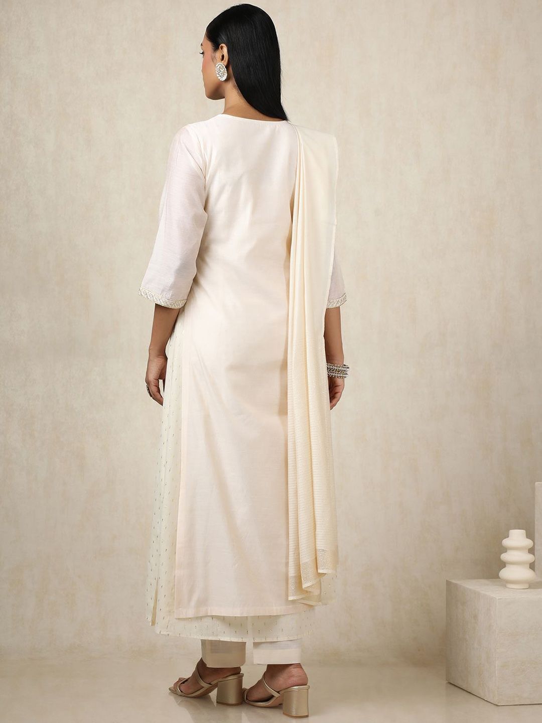 Dhiyona SO Women's Alina Cut Floral Embroidered Thread Work Chanderi Silk A-Line Kurta With Trousers & Dupatta