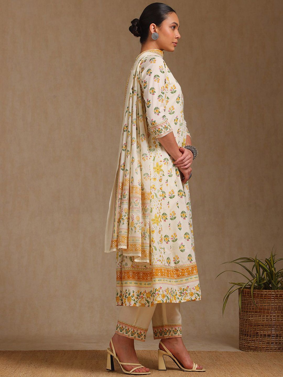 Dhiyona SO Women's Floral Printed V-Neck Panelled Anarkali Kurta With Trousers And Dupatta